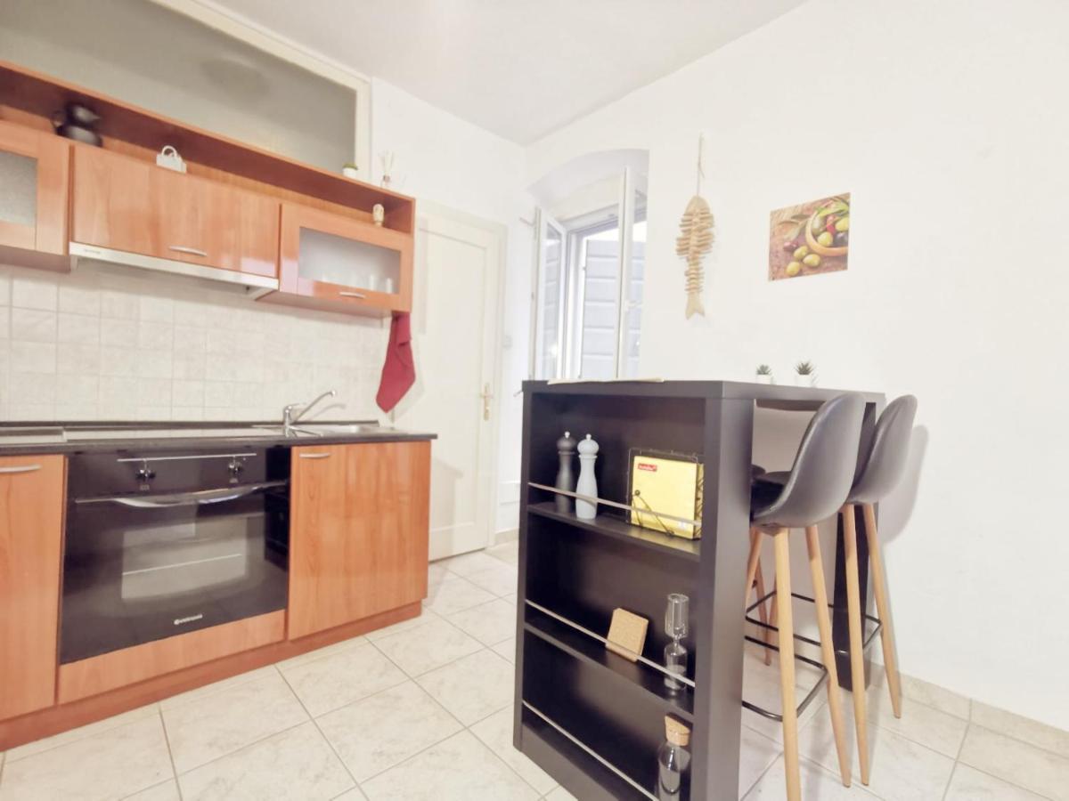 One Bedroom Apartment In The Old Town 스플리트 외부 사진